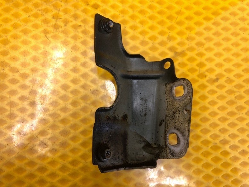 Кронштейн крепления крыла Mercedes-Benz S-Class 2014 W222