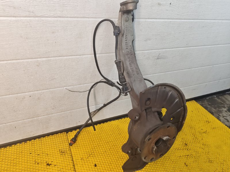 Кулак поворотный Audi Q7 2014 4L