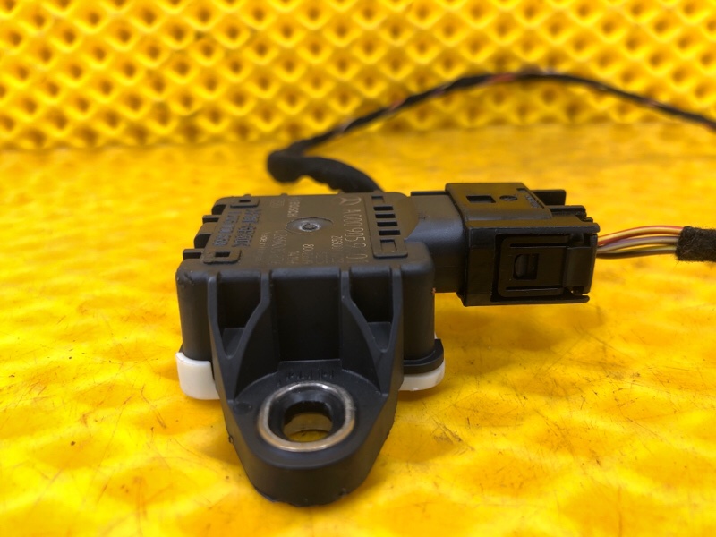 Датчик ускорения Mercedes-Benz S-Class 2014 W222