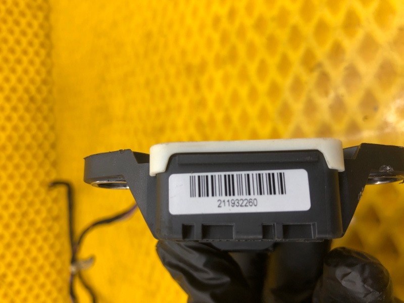 Датчик ускорения Mercedes-Benz S-Class 2014 W222