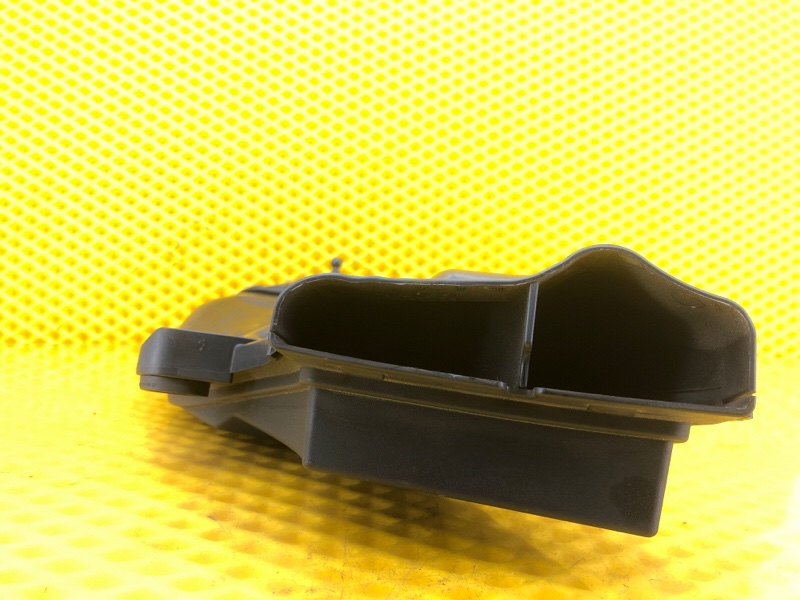 Патрубок воздушного фильтра правый Mercedes-Benz S-Class 2014 W222