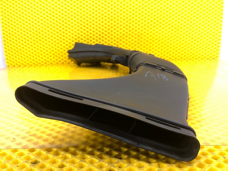 Патрубок воздушного фильтра левый Mercedes-Benz S-Class 2014 W222