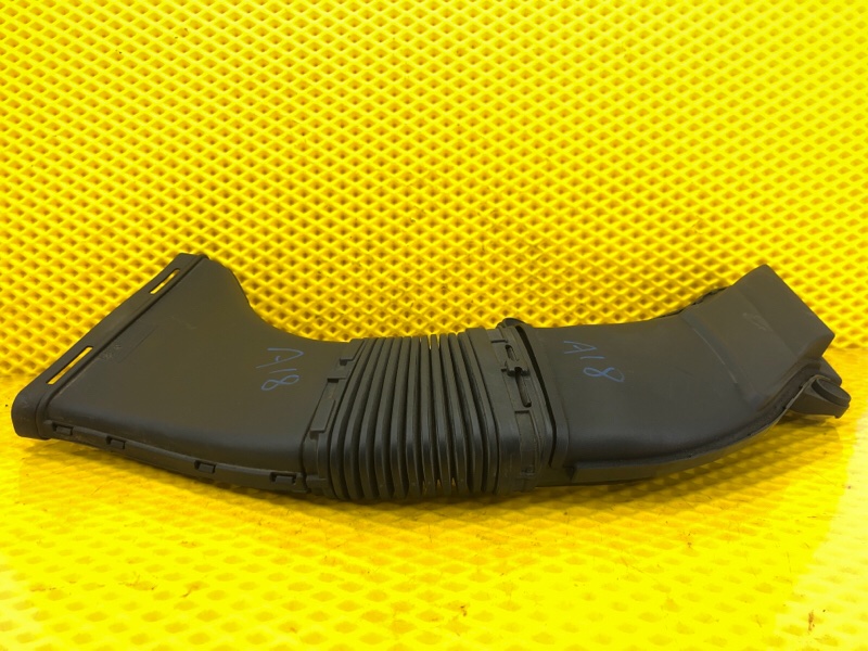 Патрубок воздушного фильтра левый Mercedes-Benz S-Class 2014 W222