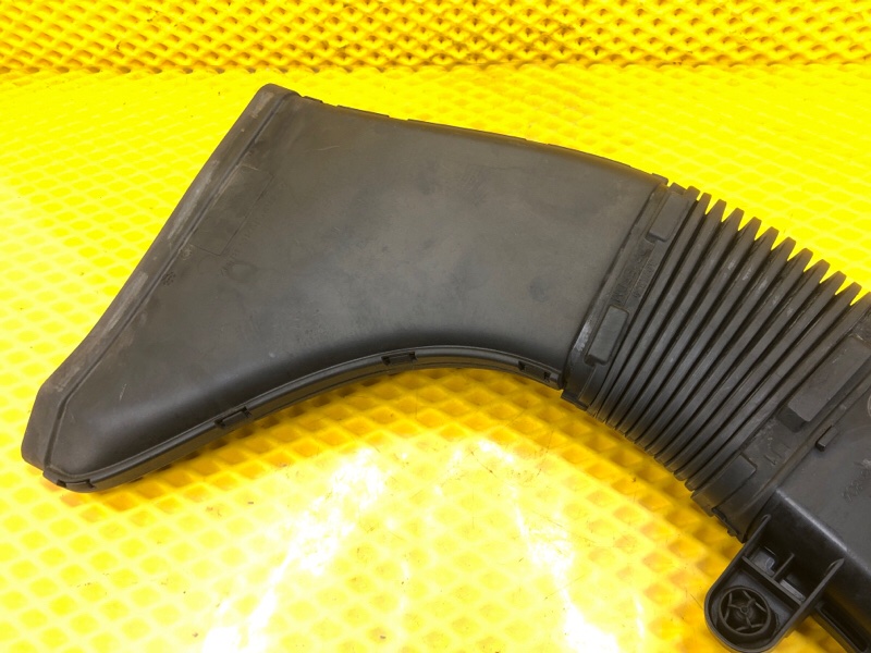 Патрубок воздушного фильтра левый Mercedes-Benz S-Class 2014 W222