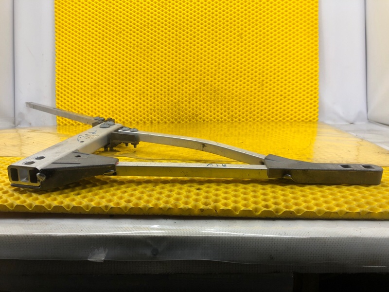 Распорка левая Mercedes-Benz S-Class 2014 W222