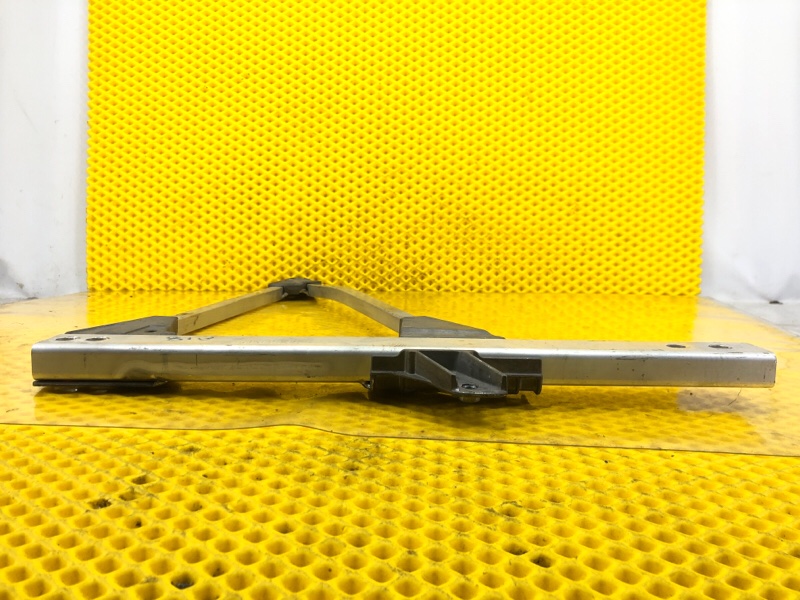 Распорка правая Mercedes-Benz S-Class 2014 W222