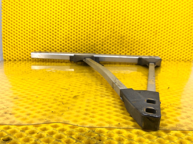 Распорка правая Mercedes-Benz S-Class 2014 W222