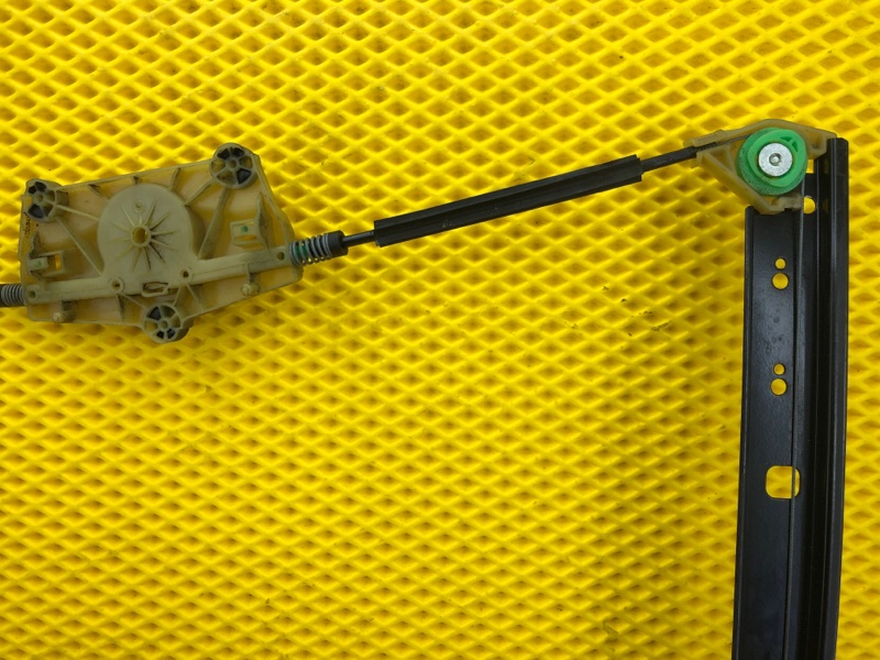 Стеклоподъемник задней правой двери Audi Q7 2014 4LB