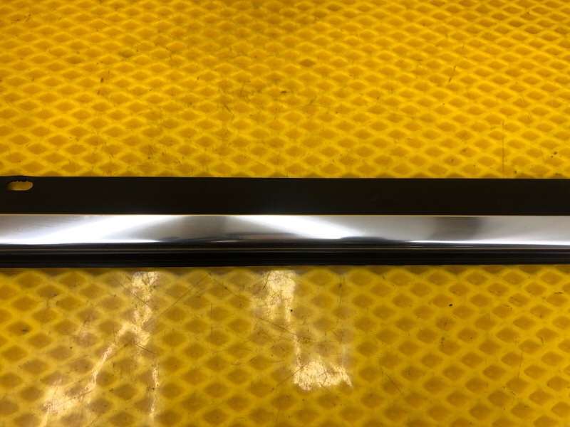 Молдинг стекла задней двери Audi Q7 2014 4LB