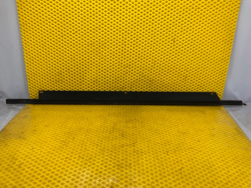 Молдинг стекла задней двери Audi Q7 2014 4LB