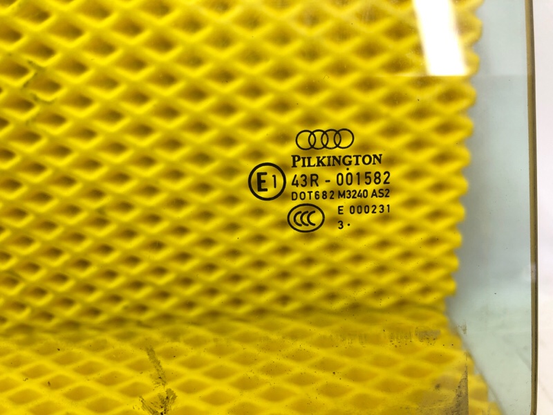 Стекло двери заднее правое Audi Q7 2014 4LB