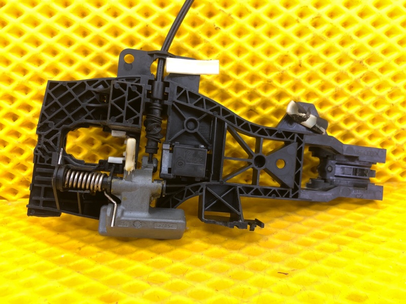 Кронштейн ручки двери Audi Q7 2014 4LB