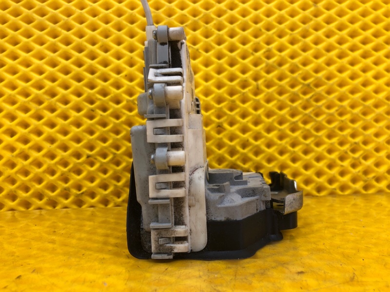 Замок двери Audi Q7 2014 4LB