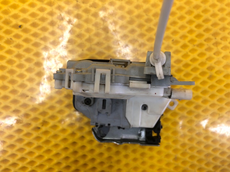 Замок двери Audi Q7 2014 4LB