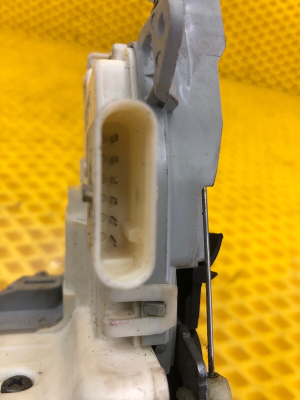 Замок двери Audi Q7 2014 4LB