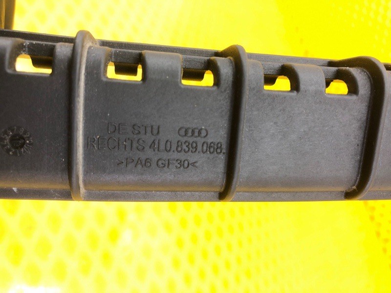 Направляющая стекла задней правой двери Audi Q7 2014 4LB