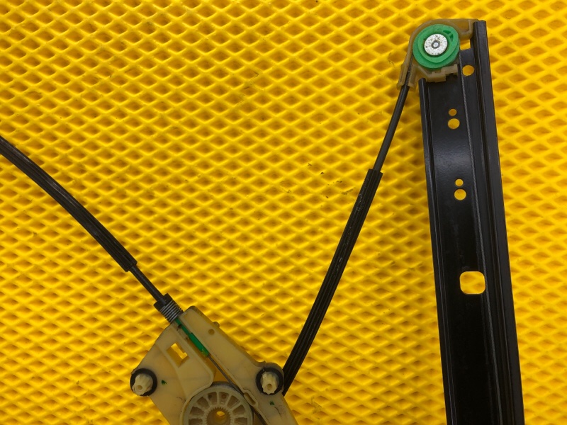 Стеклоподъемник передней левой двери Audi Q7 2014 4LB