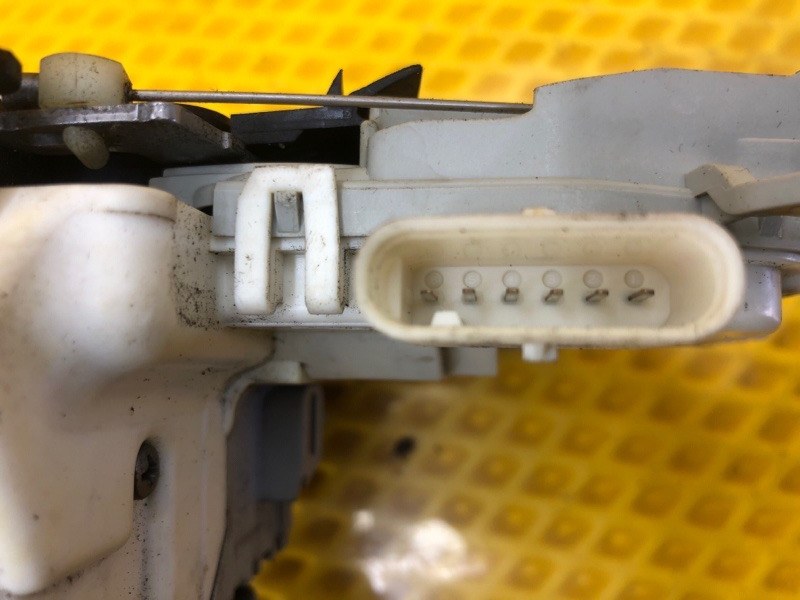 Замок двери передней левой Audi Q7 2014 4LB