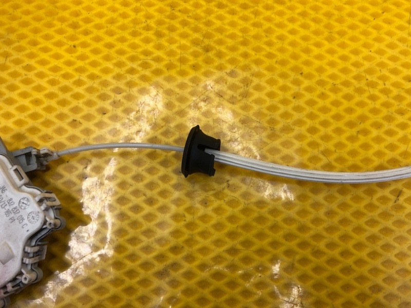 Замок двери передней левой Audi Q7 2014 4LB