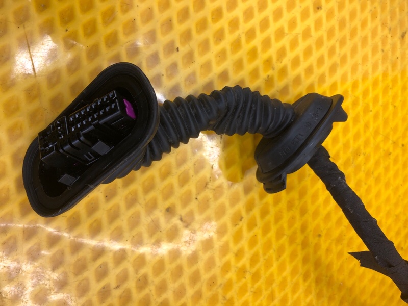 Проводка двери Audi Q7 2014 4LB