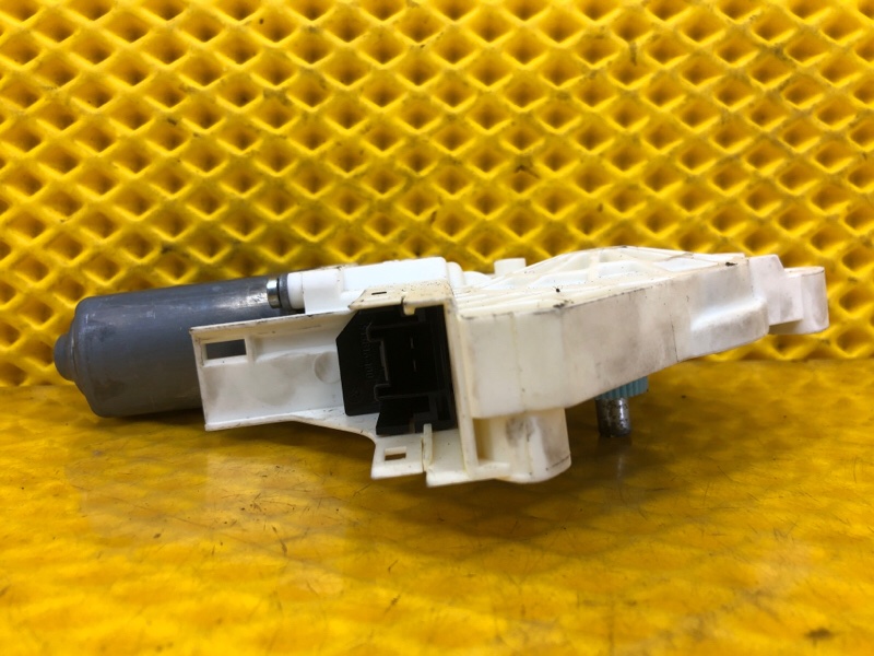 Моторчик стеклоподъемника передней левой двери Audi Q7 2014 4LB