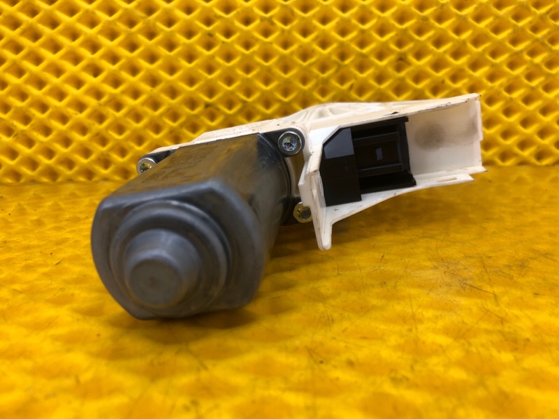 Моторчик стеклоподъемника передней левой двери Audi Q7 2014 4LB