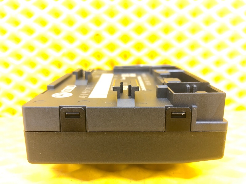 Блок управления двери Audi Q7 2014 4LB