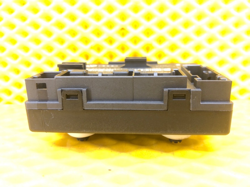 Блок управления двери Audi Q7 2014 4LB