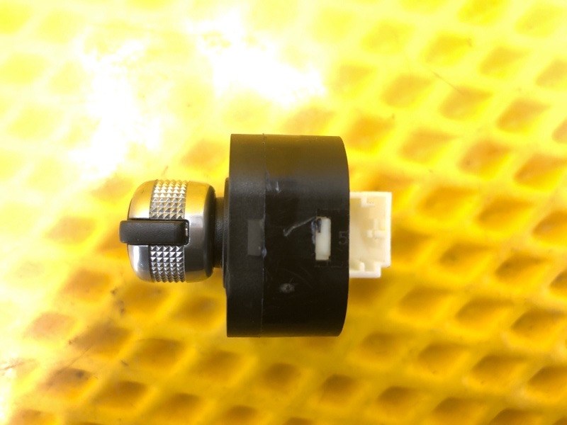 Блок управления зеркалами Audi Q7 2014 4LB