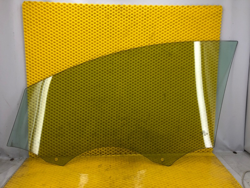 Стекло двери Audi Q7 2014 4LB