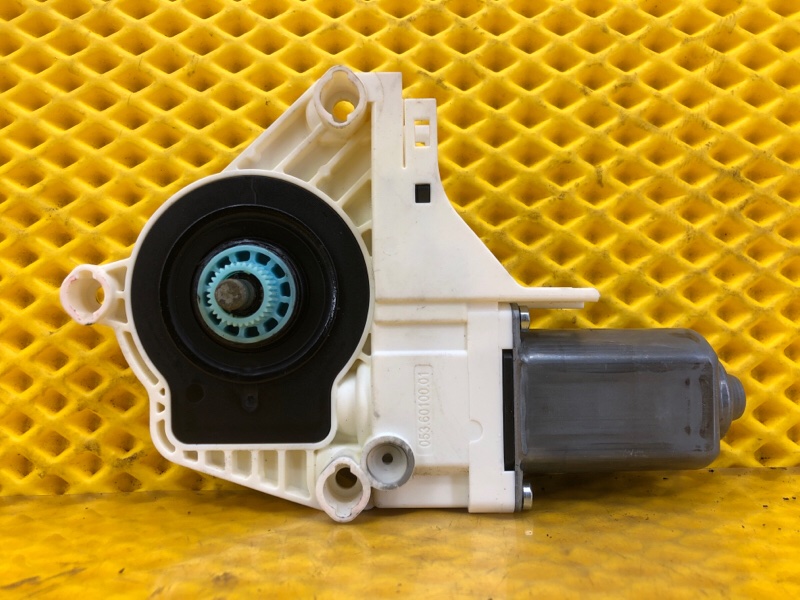 Моторчик стеклоподъемника передней правой двери Audi Q7 2014 4LB