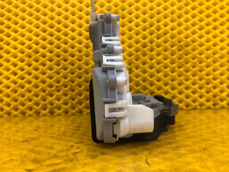 Замок двери передней правой Audi Q7 2014 4LB