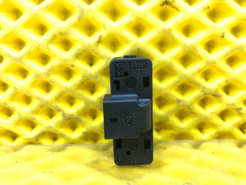 Кнопка открывания багажника Audi Q7 2014 4LB