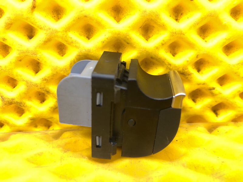 Кнопка стеклоподъемника передней двери Audi Q7 2014 4LB