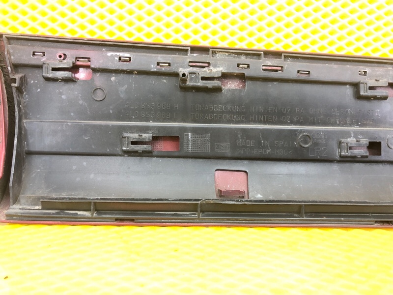 Накладка двери задней левой Audi Q7 2014 4LB