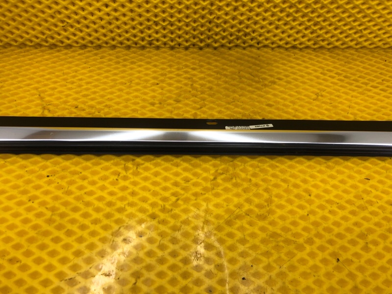 Молдинг стекла задней левой Audi Q7 2014 4LB