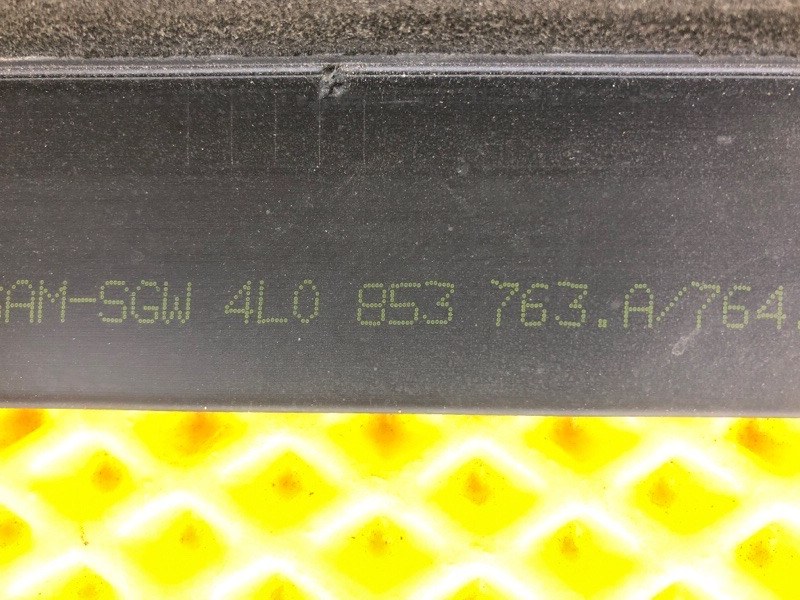 Молдинг стекла задней левой Audi Q7 2014 4LB