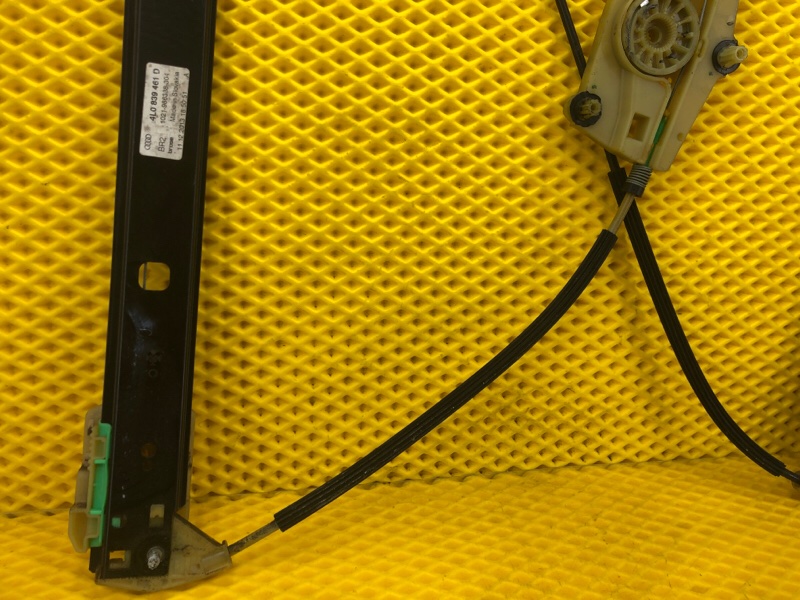 Стеклоподъемник задней левой двери Audi Q7 2014 4LB