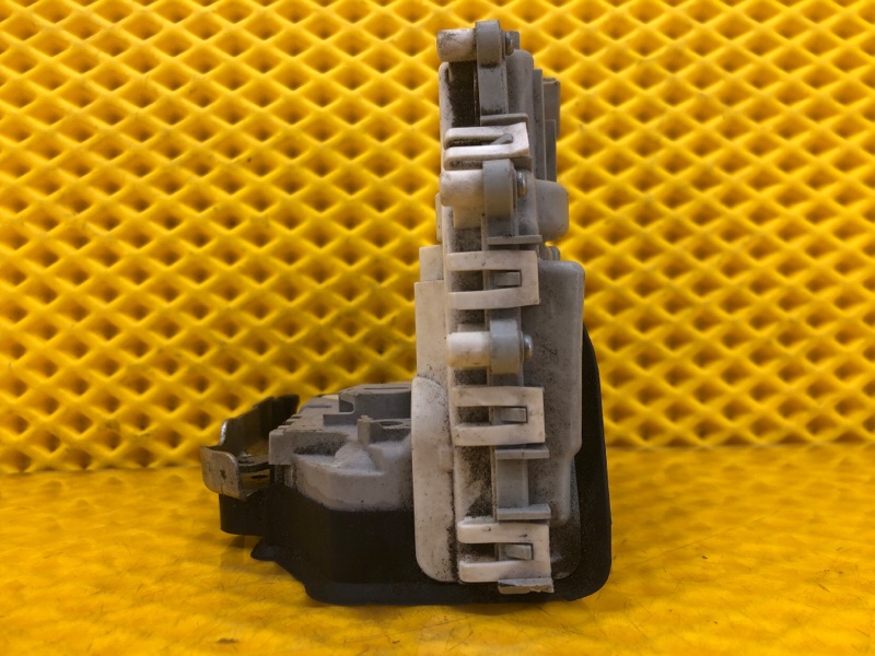 Замок двери задней левой Audi Q7 2014 4LB