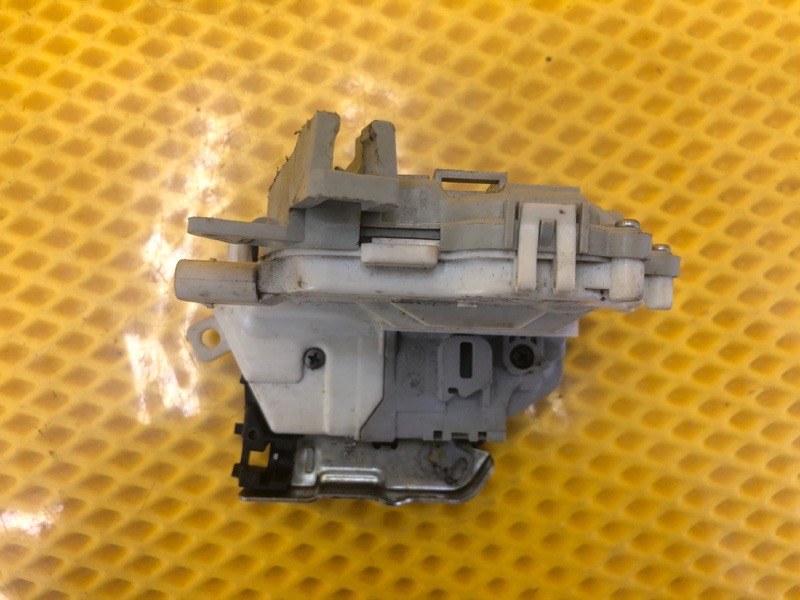 Замок двери задней левой Audi Q7 2014 4LB