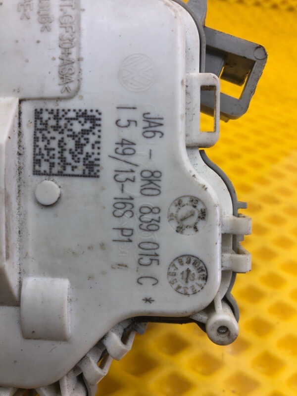 Замок двери задней левой Audi Q7 2014 4LB