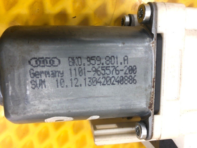 Моторчик стеклоподъемника задней левой двери Audi Q7 2014 4LB