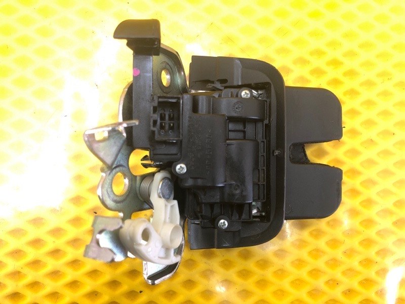 Замок багажника Audi Q7 2014 4LB