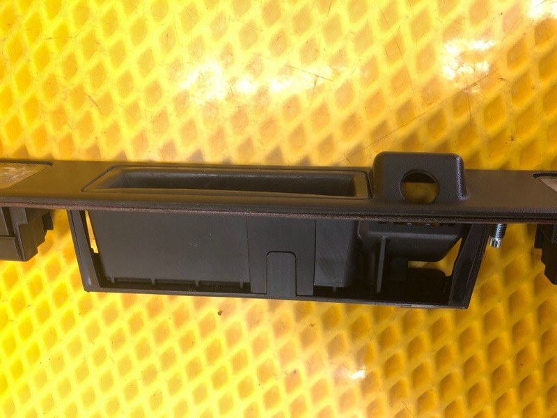 Ручка крышки багажника Audi Q7 2014 4LB