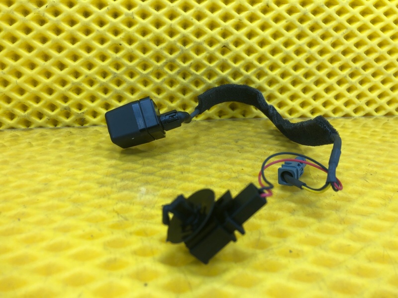 Камера заднего вида Audi Q7 2014 4LB