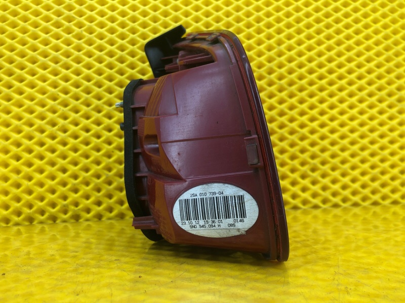 Фонарь крышки багажника правый Volkswagen Tiguan