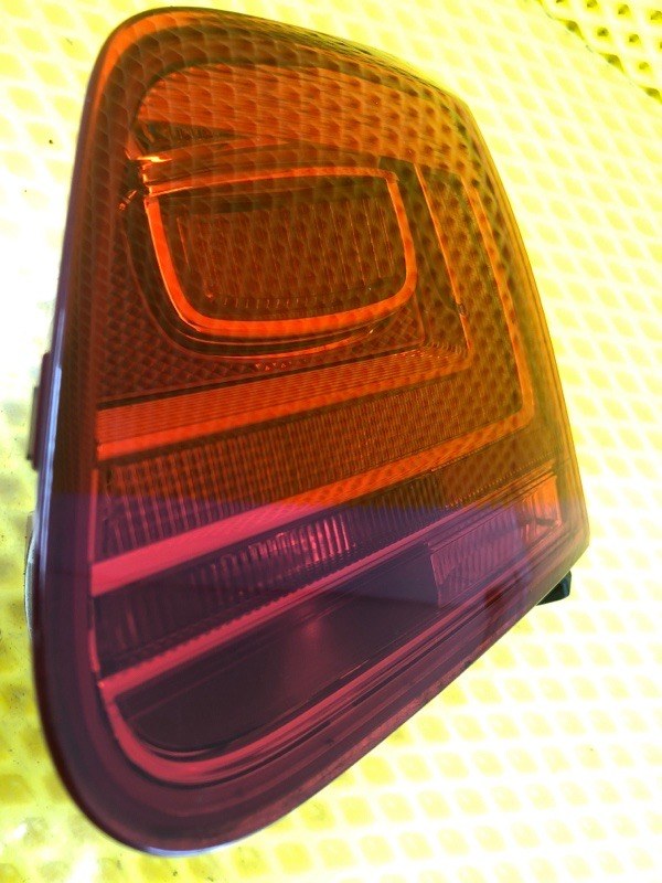 Фонарь крышки багажника правый Volkswagen Tiguan