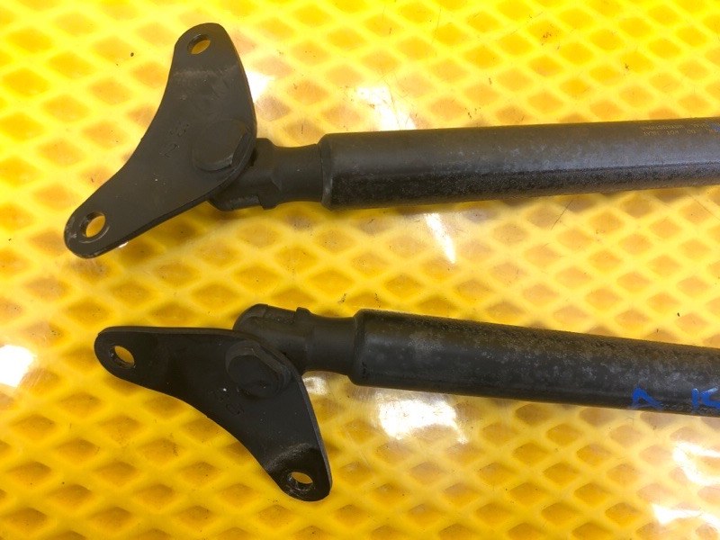 Амортизатор двери багажника Volkswagen Tiguan