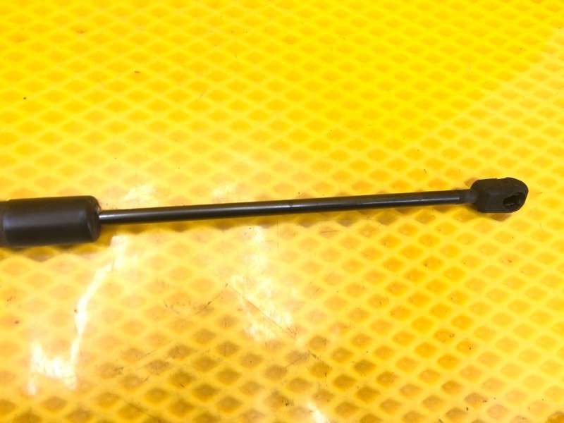 Амортизатор двери багажника Volkswagen Tiguan