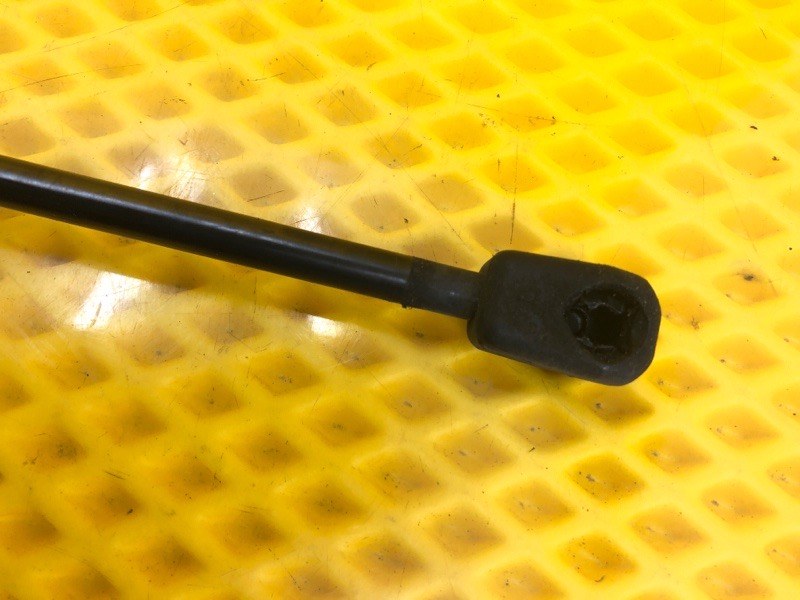 Амортизатор двери багажника Volkswagen Tiguan